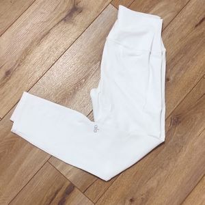 White alo high waisted leggings